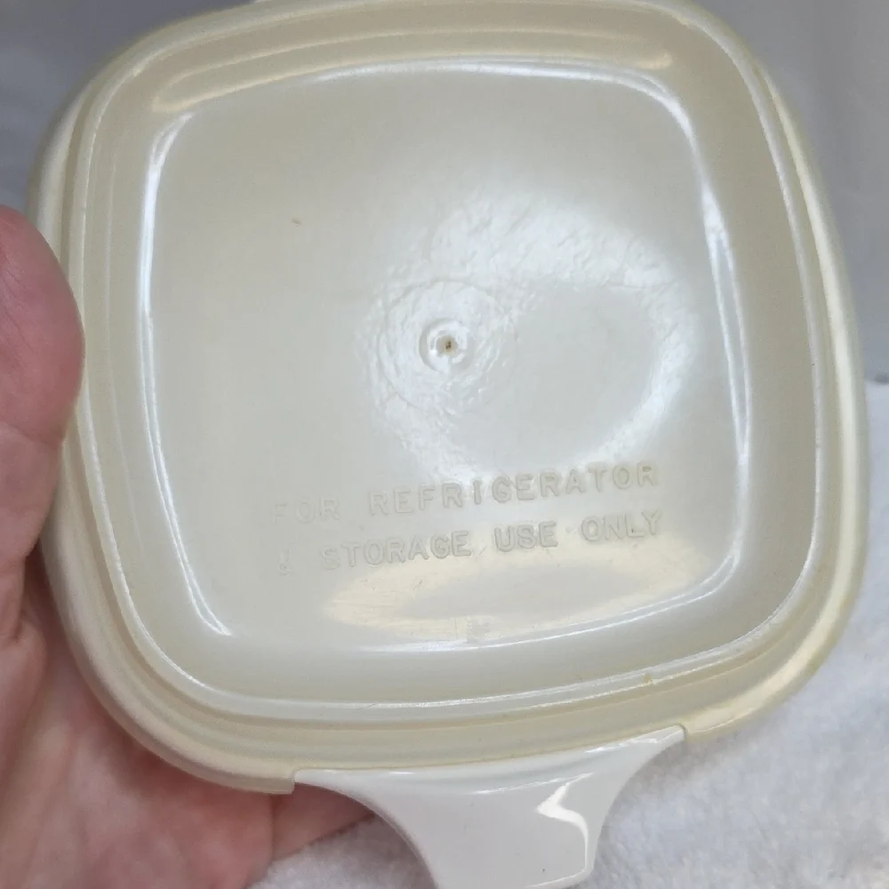 1 3/4 Cup Vintage Corningware Casserole Dish with Lid